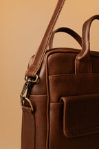Portafolio de piel cafe oscuro - 2-detalle