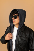 NIGHTCITY - Chamarra con capucha desmontable - 3-modelo-tres-cuartos
